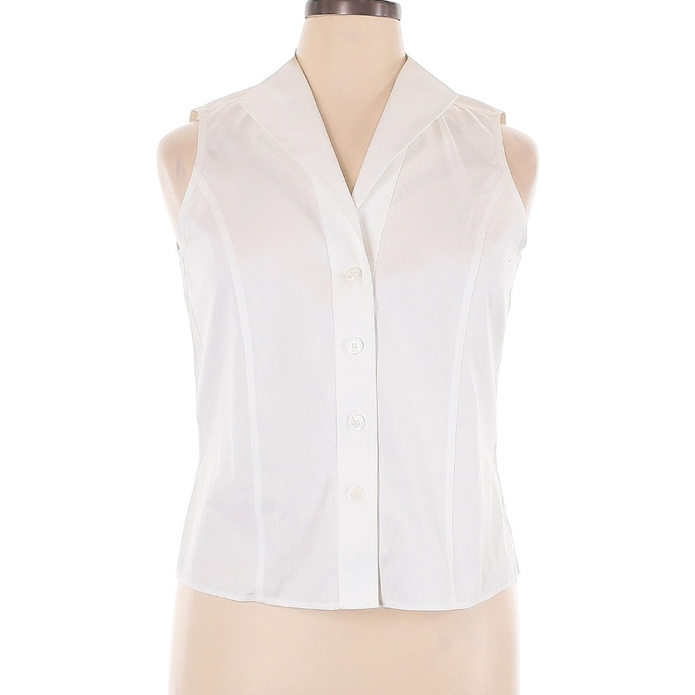 Jones New York blouse perfect for work